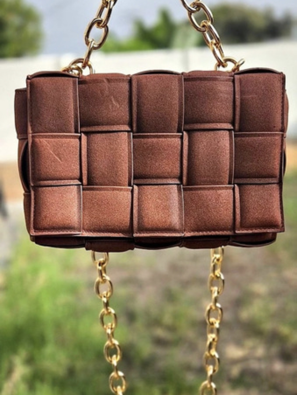 Woven Shoulder Bag in Brown